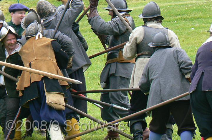 Urquhart-2007-459.jpg - Sealed Knot - Scots BrigadeFrasers, Gordons, O`Cahans and Lachtnans at Urquhart castle, June 2007Credit: Photo taken by Joan Lindsay of Sir William Gordons