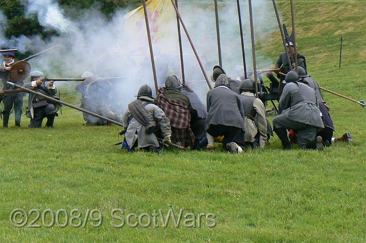 Urquhart-2007-482.jpg - Sealed Knot - Scots BrigadeFrasers, Gordons, O`Cahans and Lachtnans at Urquhart castle, June 2007Credit: Photo taken by Joan Lindsay of Sir William Gordons