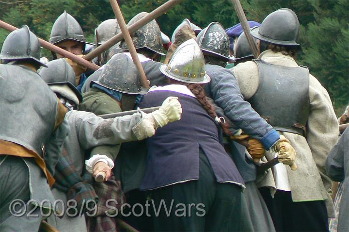 Urquhart-2007-489.jpg - Sealed Knot - Scots BrigadeFrasers, Gordons, O`Cahans and Lachtnans at Urquhart castle, June 2007Credit: Photo taken by Joan Lindsay of Sir William Gordons