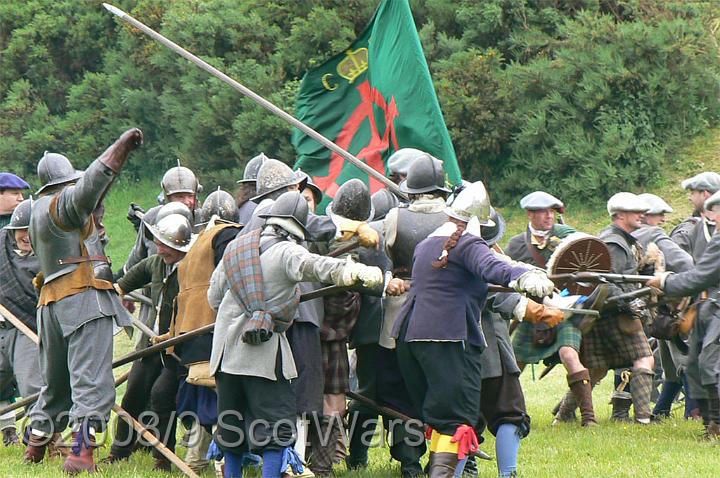 Urquhart-2007-506.jpg - Sealed Knot - Scots BrigadeFrasers, Gordons, O`Cahans and Lachtnans at Urquhart castle, June 2007Credit: Photo taken by Joan Lindsay of Sir William Gordons