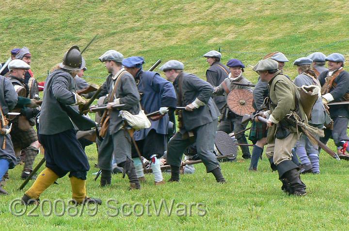 Urquhart-2007-507.jpg - Sealed Knot - Scots BrigadeFrasers, Gordons, O`Cahans and Lachtnans at Urquhart castle, June 2007Credit: Photo taken by Joan Lindsay of Sir William Gordons