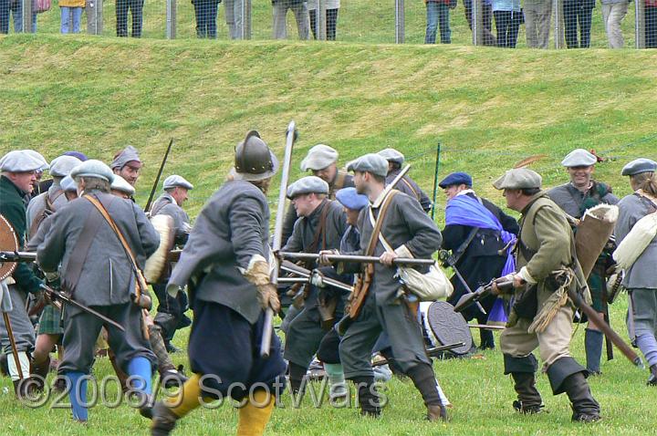 Urquhart-2007-509.jpg - Sealed Knot - Scots BrigadeFrasers, Gordons, O`Cahans and Lachtnans at Urquhart castle, June 2007Credit: Photo taken by Joan Lindsay of Sir William Gordons