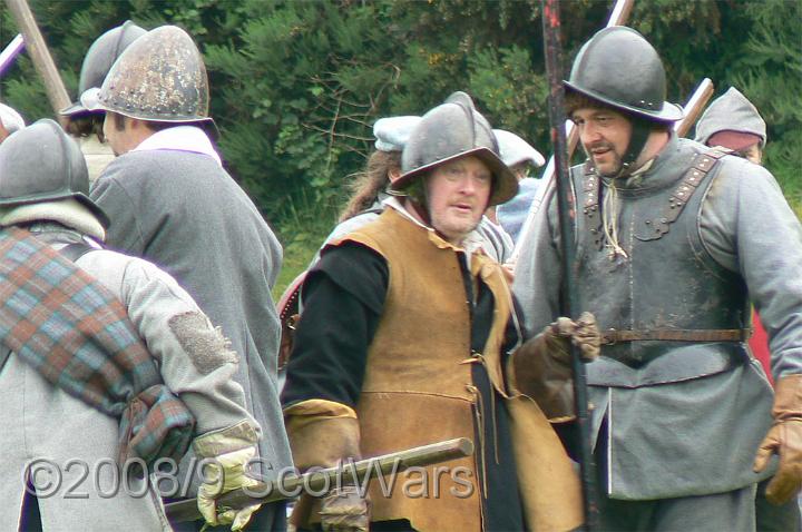 Urquhart-2007-521.jpg - Sealed Knot - Scots BrigadeFrasers, Gordons, O`Cahans and Lachtnans at Urquhart castle, June 2007Credit: Photo taken by Joan Lindsay of Sir William Gordons