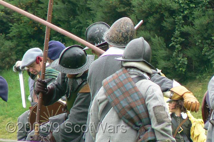 Urquhart-2007-522.jpg - Sealed Knot - Scots BrigadeFrasers, Gordons, O`Cahans and Lachtnans at Urquhart castle, June 2007Credit: Photo taken by Joan Lindsay of Sir William Gordons