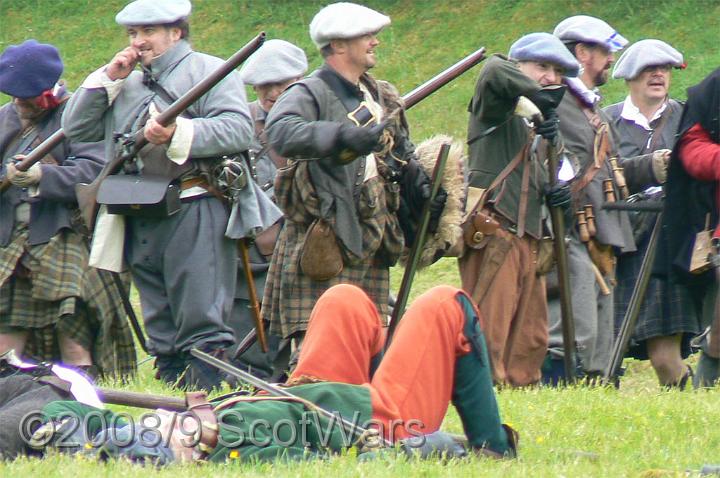 Urquhart-2007-525.jpg - Sealed Knot - Scots BrigadeFrasers, Gordons, O`Cahans and Lachtnans at Urquhart castle, June 2007Credit: Photo taken by Joan Lindsay of Sir William Gordons