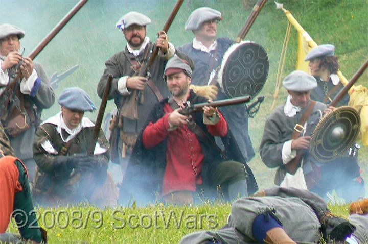 Urquhart-2007-530.jpg - Sealed Knot - Scots BrigadeFrasers, Gordons, O`Cahans and Lachtnans at Urquhart castle, June 2007Credit: Photo taken by Joan Lindsay of Sir William Gordons