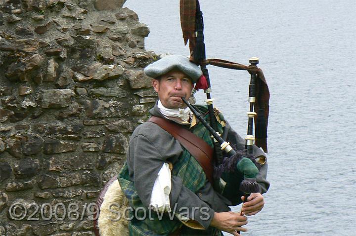 Urquhart-2007-545.jpg - Sealed Knot - Scots BrigadeFrasers, Gordons, O`Cahans and Lachtnans at Urquhart castle, June 2007Credit: Photo taken by Joan Lindsay of Sir William Gordons